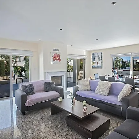 Dafnis Platina - Lovely 4 Bedroom With Private Pool - Close To The