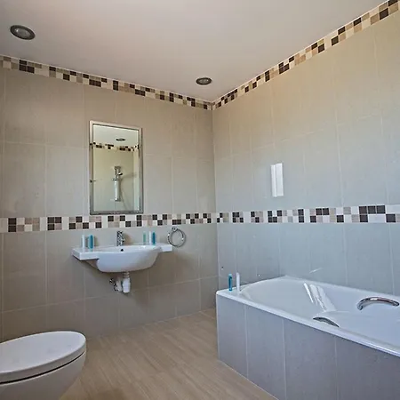 فيلة Dafnis Platina - Lovely 4 Bedroom With Private Pool - Close To The