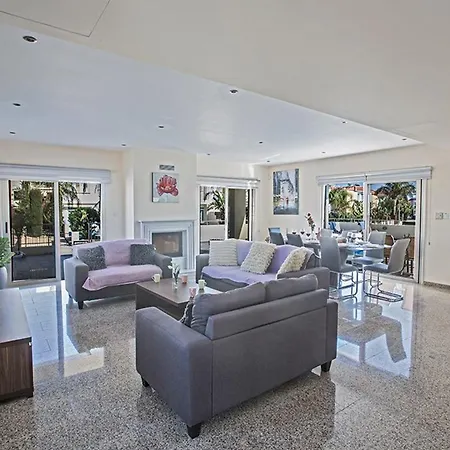 Dafnis Platina - Lovely 4 Bedroom With Private Pool - Close To The