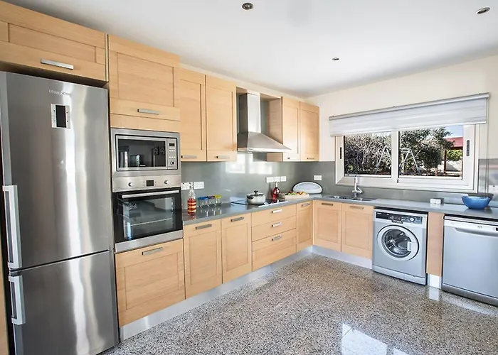 Вилла Dafnis Platina - Lovely 4 Bedroom With Private Pool Протарас