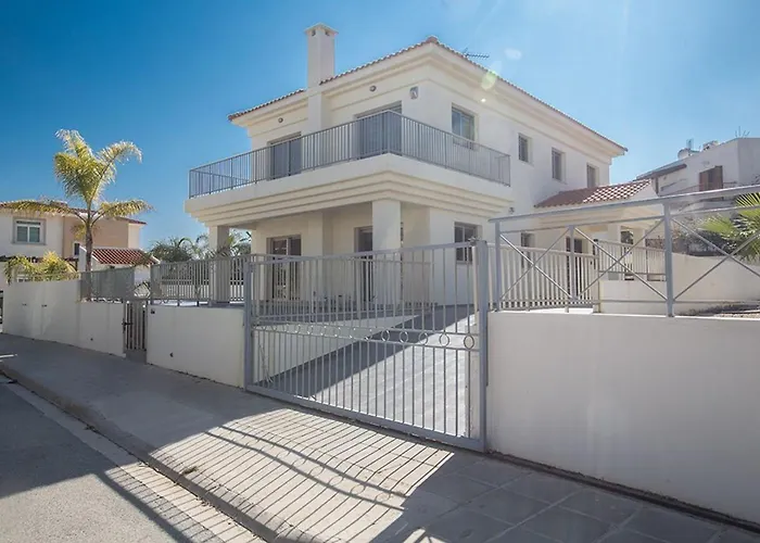 Dafnis Platina - Lovely 4 Bedroom With Private Pool Протарас